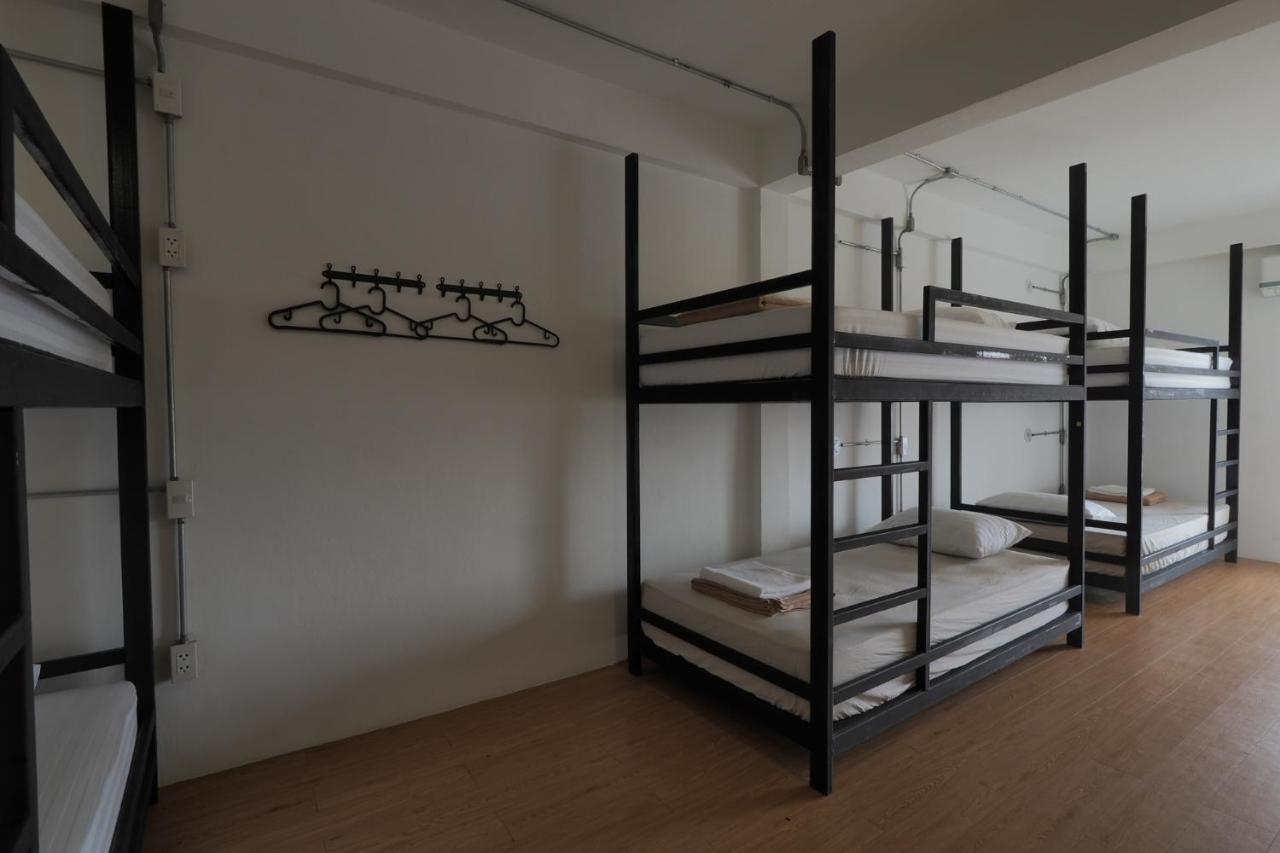 Labkoff Cafe And Hostel 北碧府 外观 照片