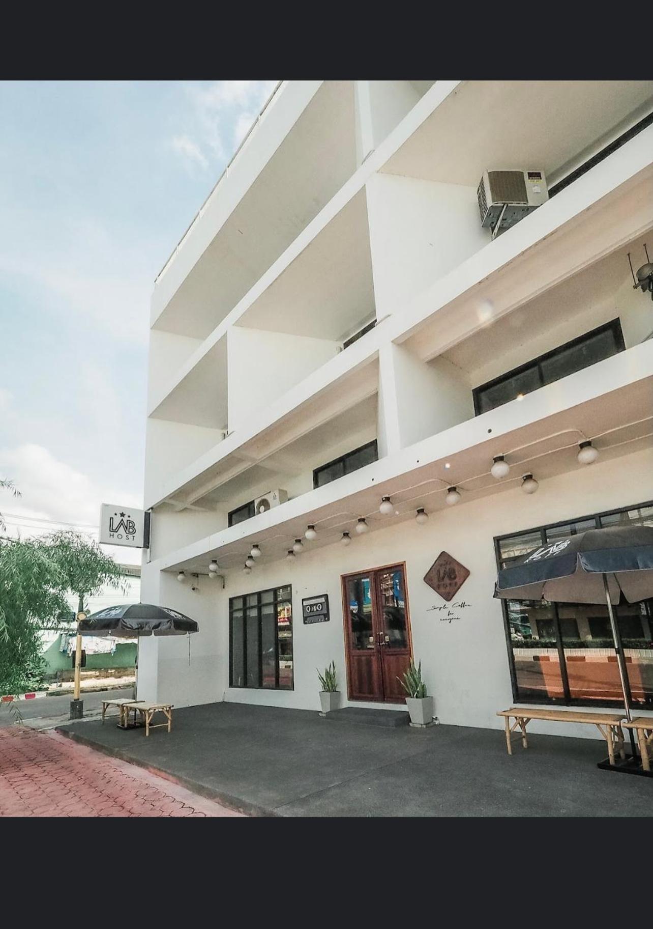 Labkoff Cafe And Hostel 北碧府 外观 照片